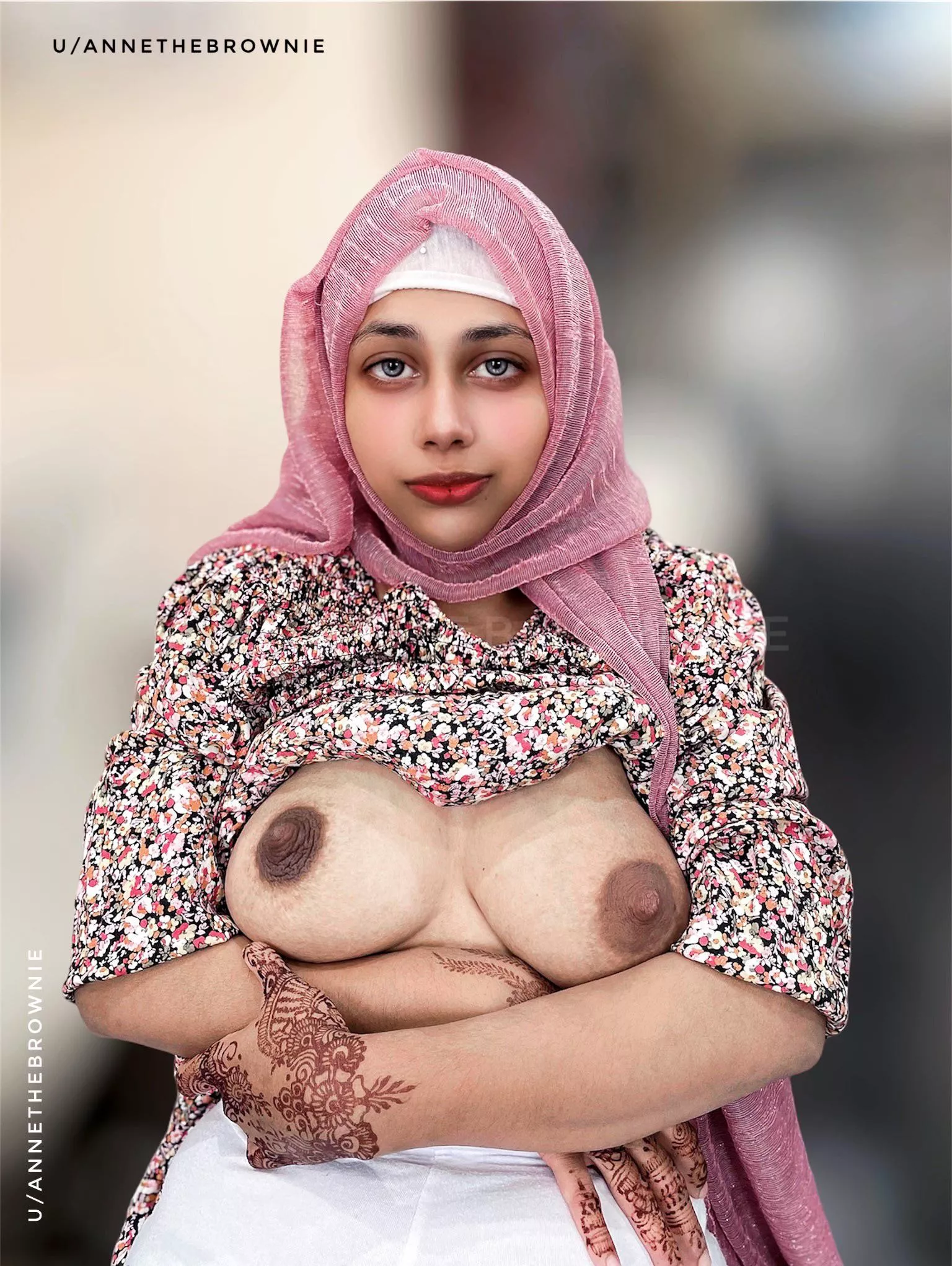 How many of you will cock explode looking at me like this? 🧕🏼🥰😜