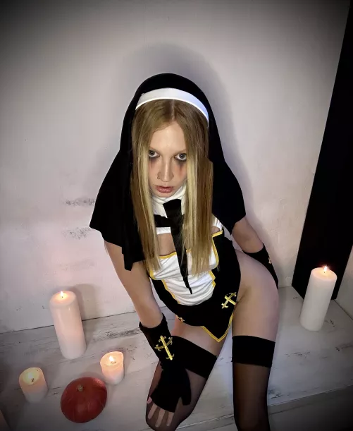 I can't wait Halloween night to get my costume off😈