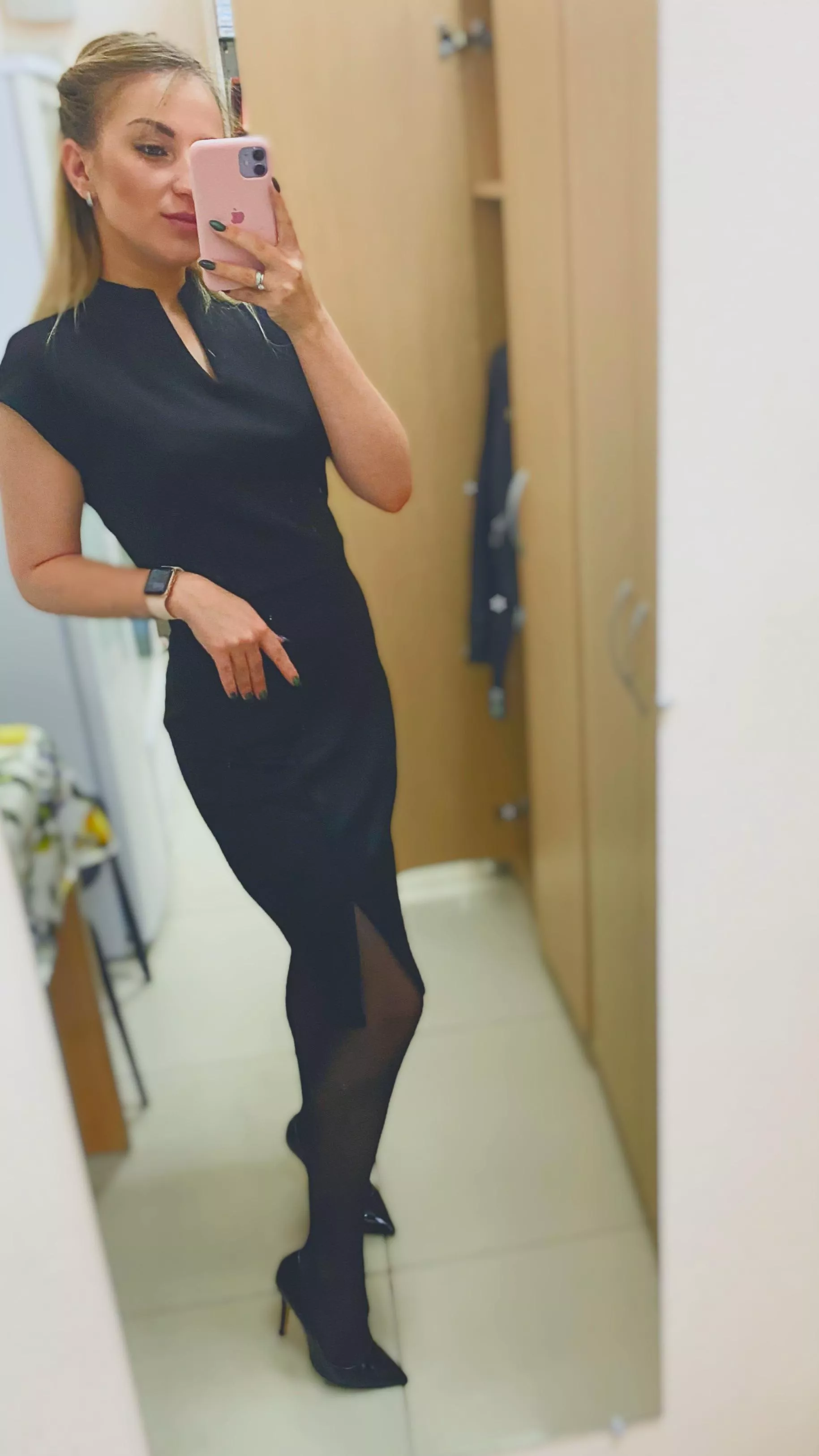 I definitely look good in black