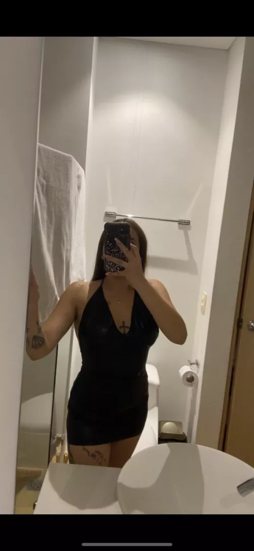 I hope it makes your day, I know it's a boring selfie