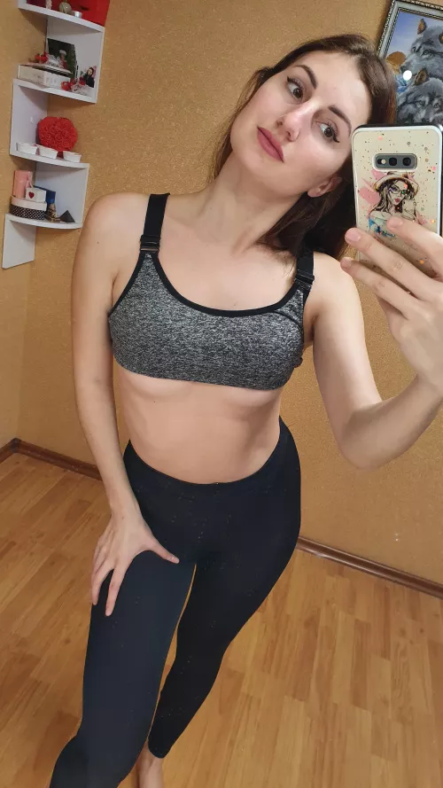 I like when you touch my underboob 💋