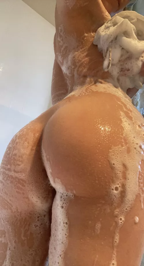 I ran out of soap 😣 do you mind providing some instead? 😼