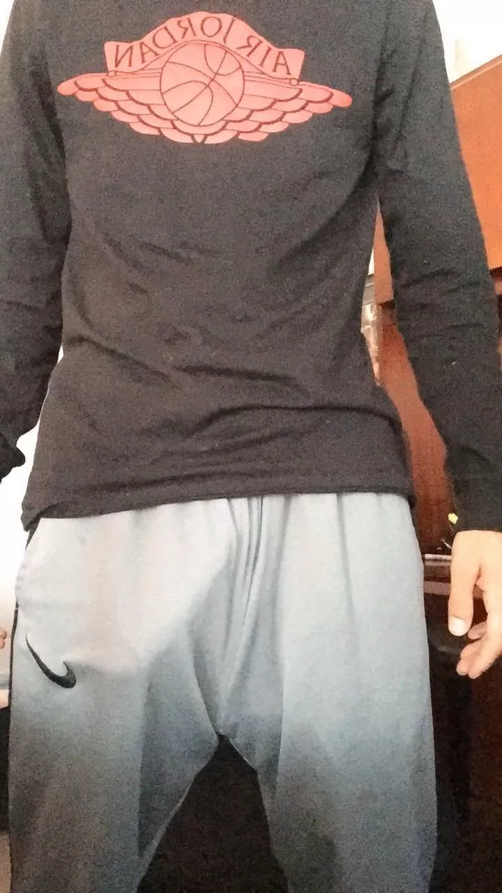 I wear these to workout in 😅[M]