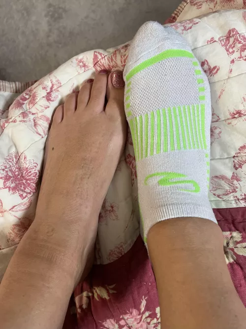 If only there was someone to help peel the other post gym sweaty sock off for me ;)