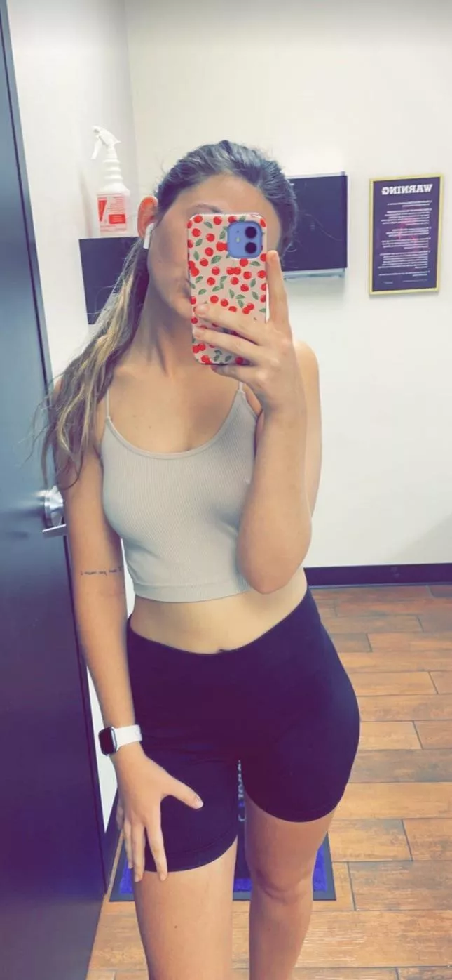 IRTR gym babe