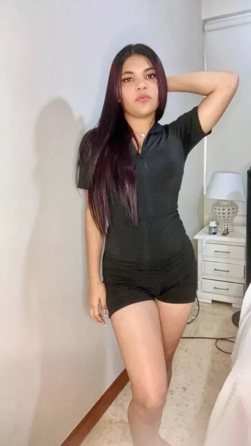 It’s your fav curvy teen again