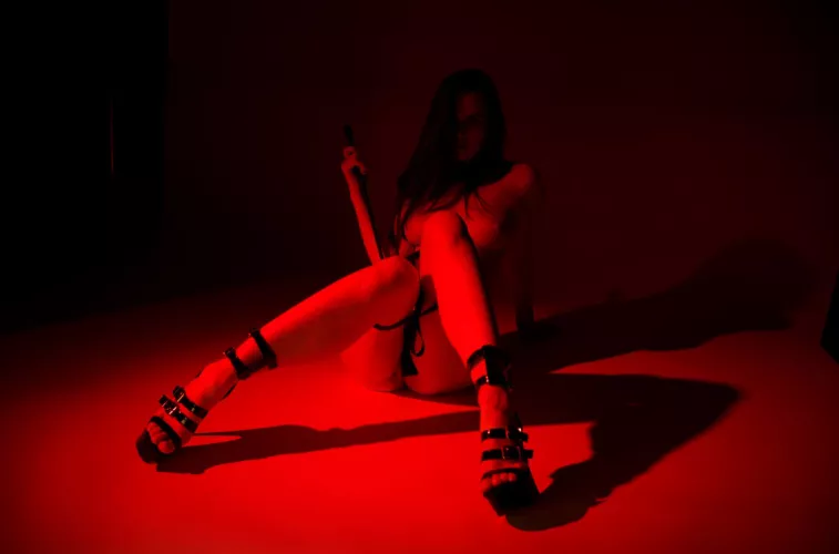 Let's get dangerous tonight... 👄 [F]