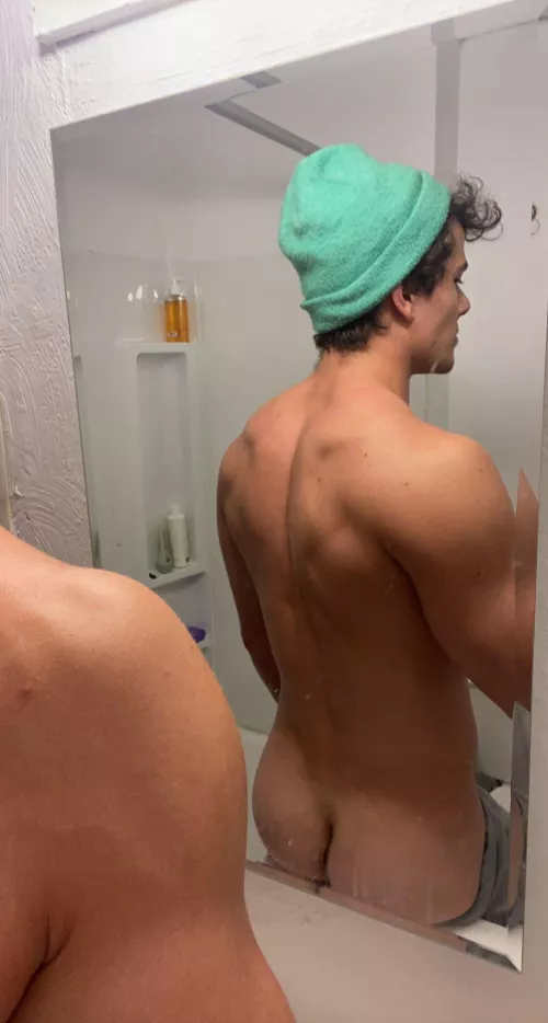 Love squatting in the gym and on your dick