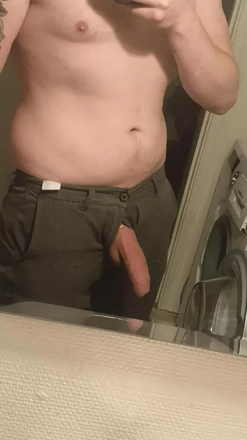 M26 wanna help me get hard and make me cum? dm is open 😉