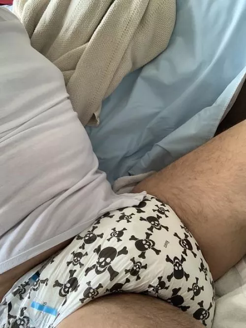 [m4m] Anyone men into AB/DL diaper/piss play wanna vid or snap chat and help eachother out? 25m. Been in this soaked diaper since I woke up and need to bust hard for you.