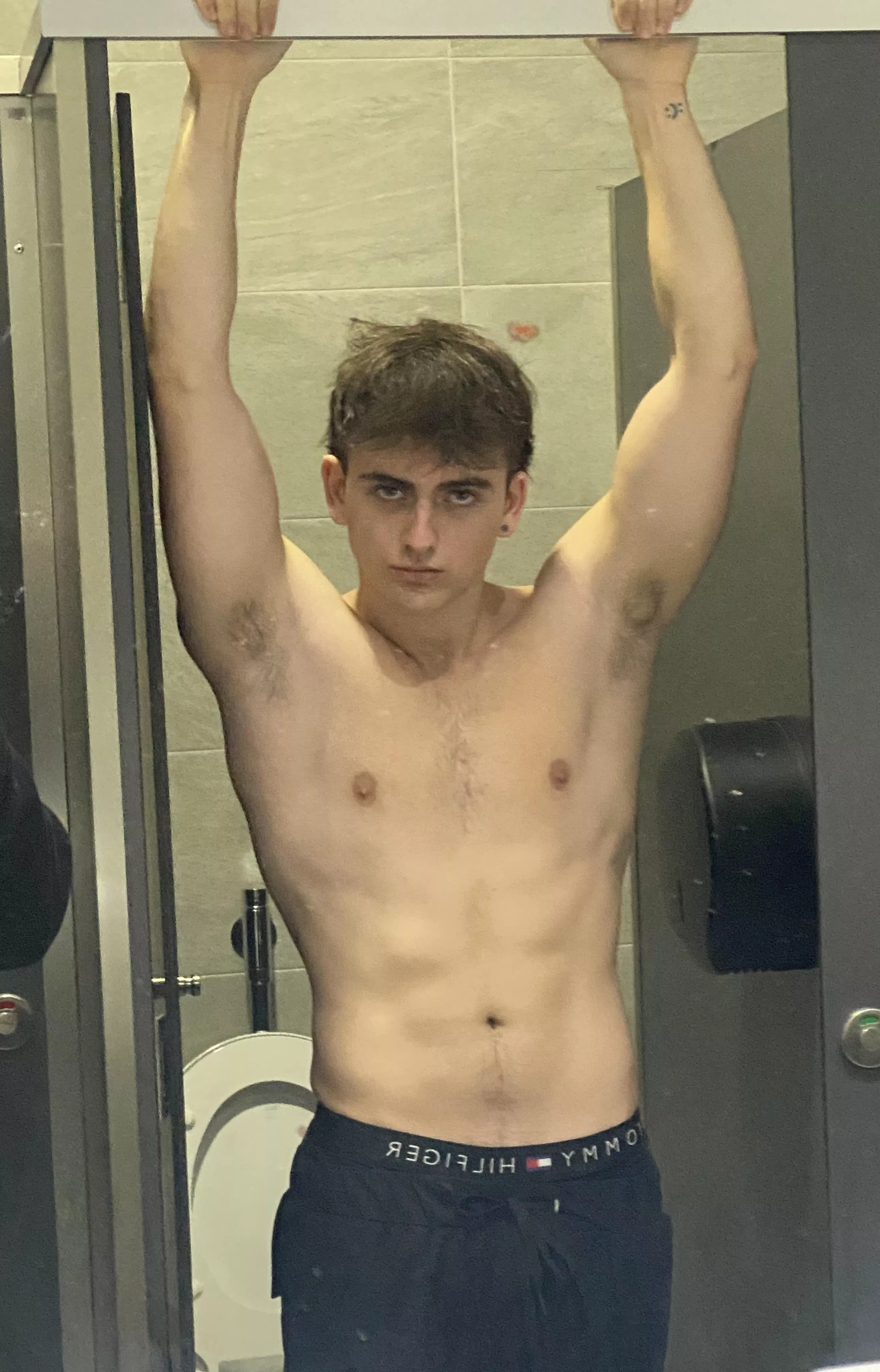 Meet me in the gym changerooms 😈