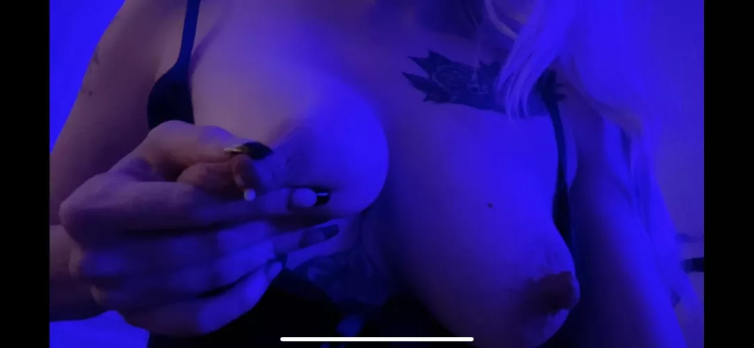 Mmmm, drink up baby 🤤 I have videos too ;)