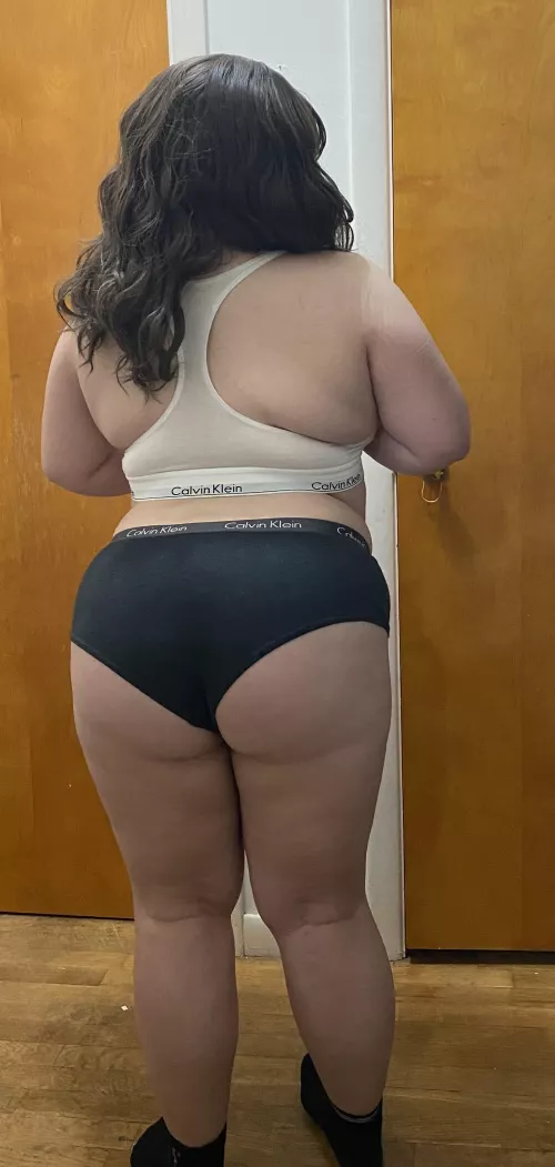 My booty’s dramatic like that