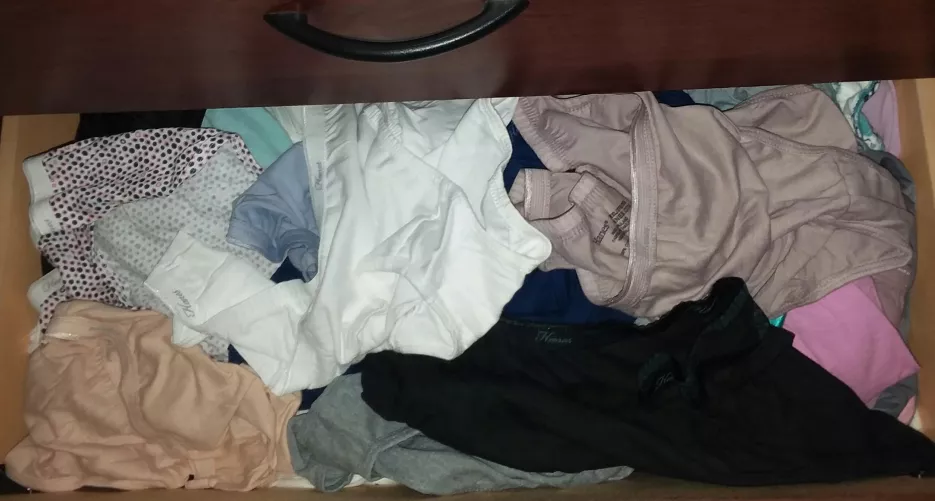 My collection is growing ;) cotton, nylon, satin, bikini, hi cuts, and briefs. My ratio now boxers 3 to panties well over 100 pairs and growing.