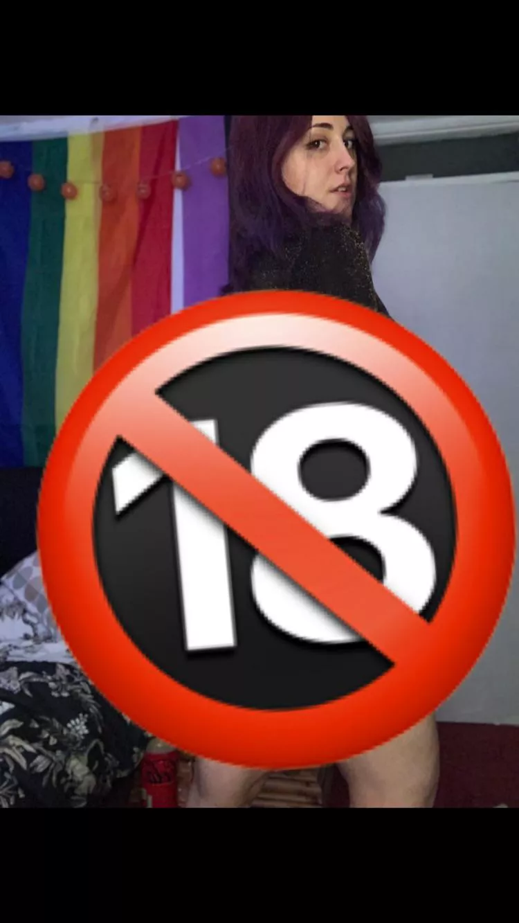 My partner turned 18 less than an hour ago and we selling their nudes, here's a preview