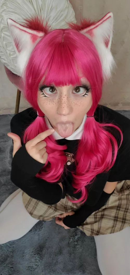 My tongue is way too clean, can you help me?