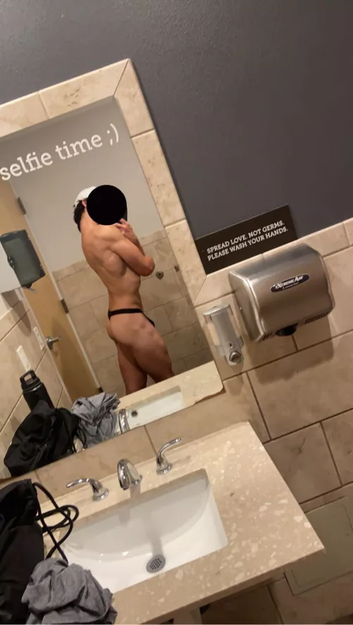 no one in the gym knew i was wearing this ;) (18)