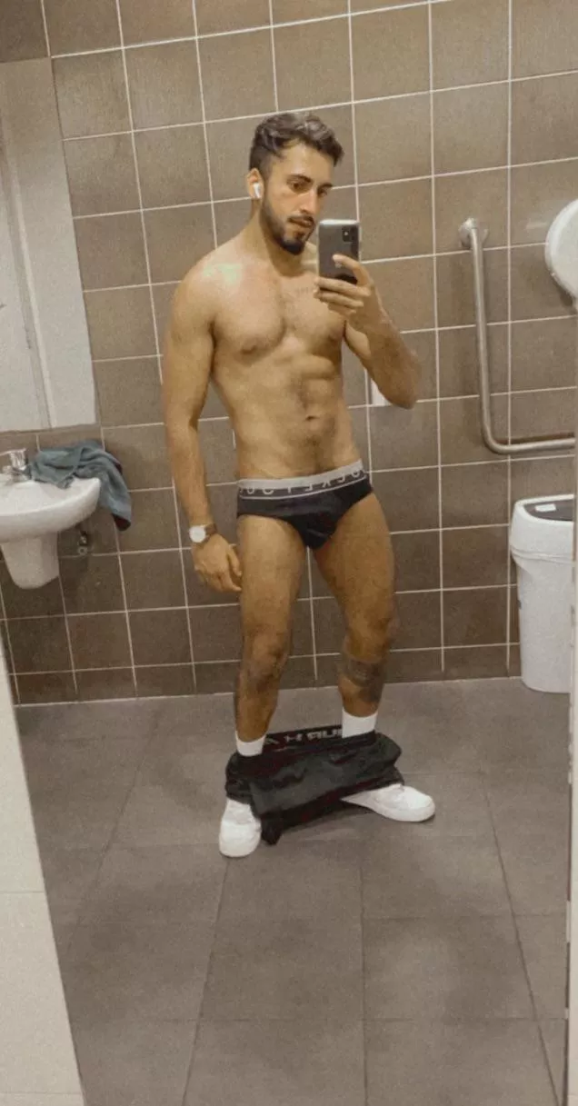 Not quite a nude but hopefully still appreciated (23)