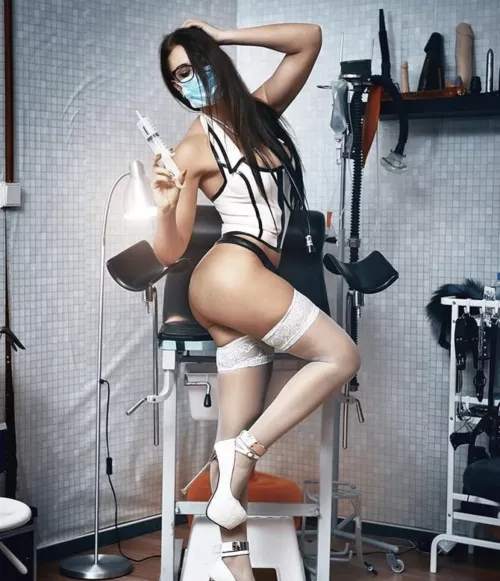 Nurse Hannah will see you now. Spread your Legs