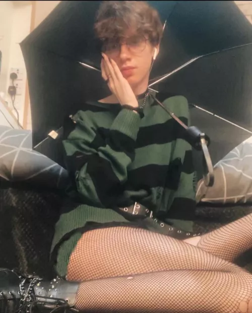 Opening umbrellas indoors is meant to be bad luck, but I think it’s a good look 😉