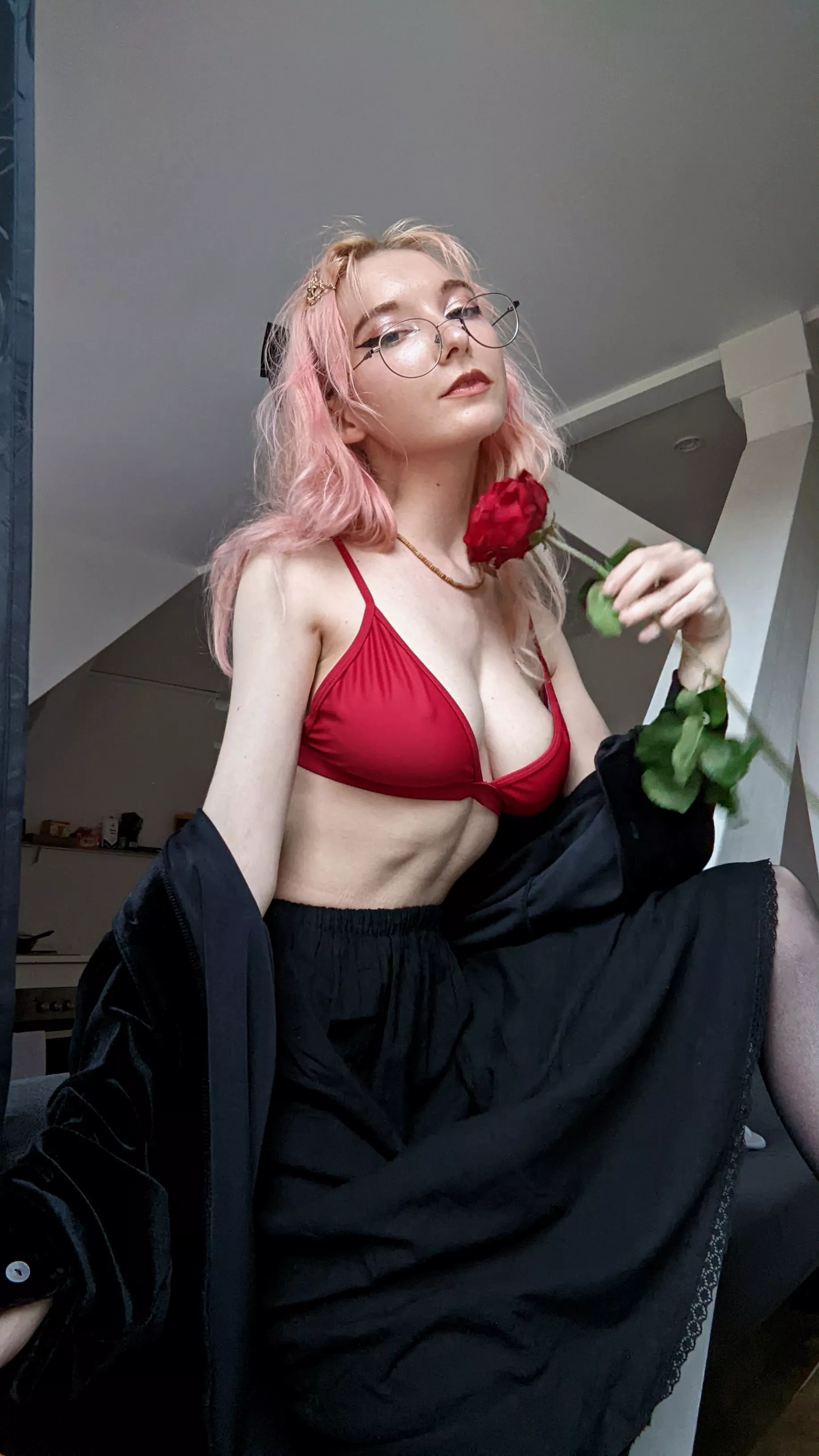 Pull my hair backwards and make me moan hitting my womb