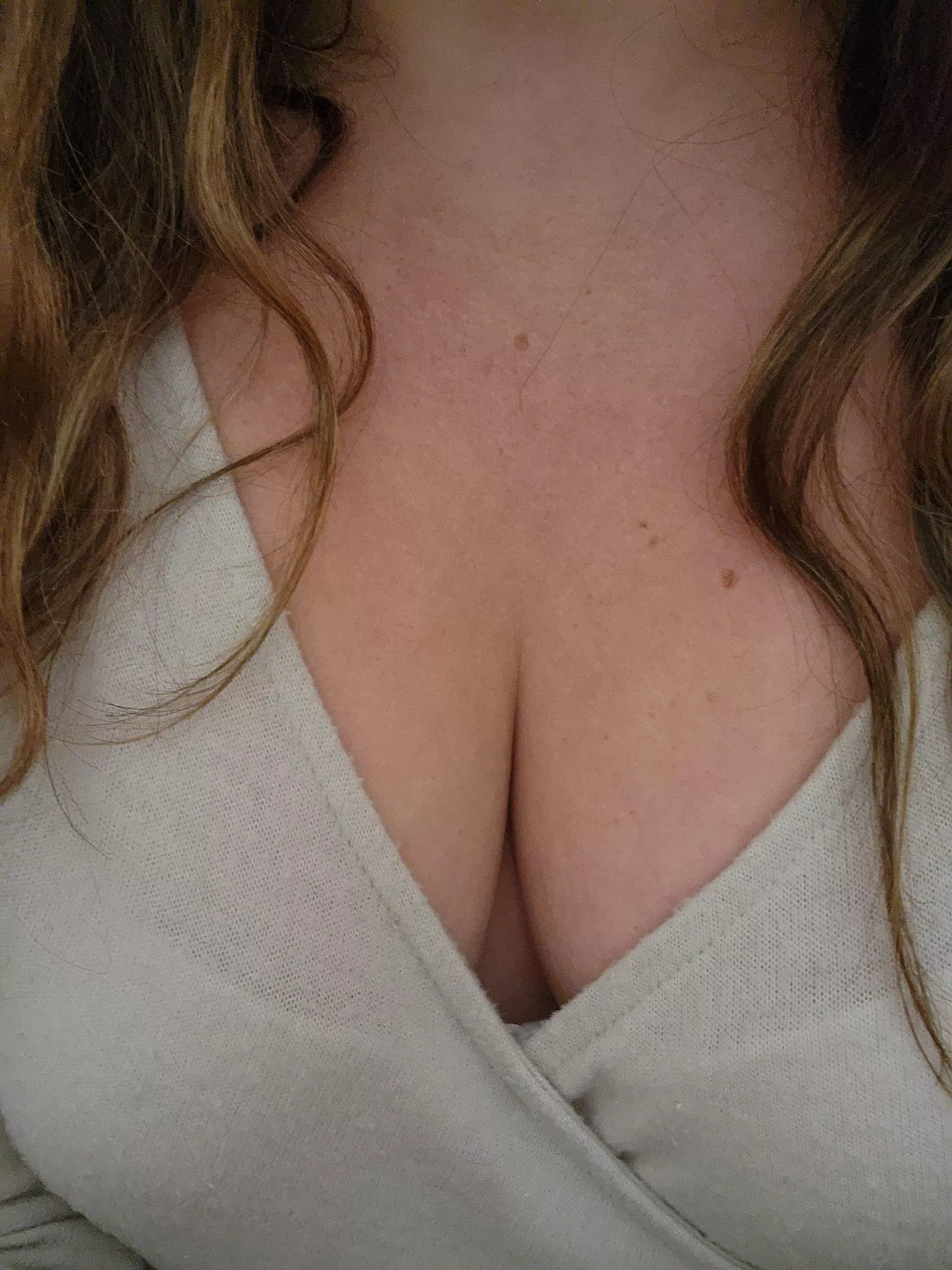 Self conscious about the strapless bra cleavage. How's it look? (OC)