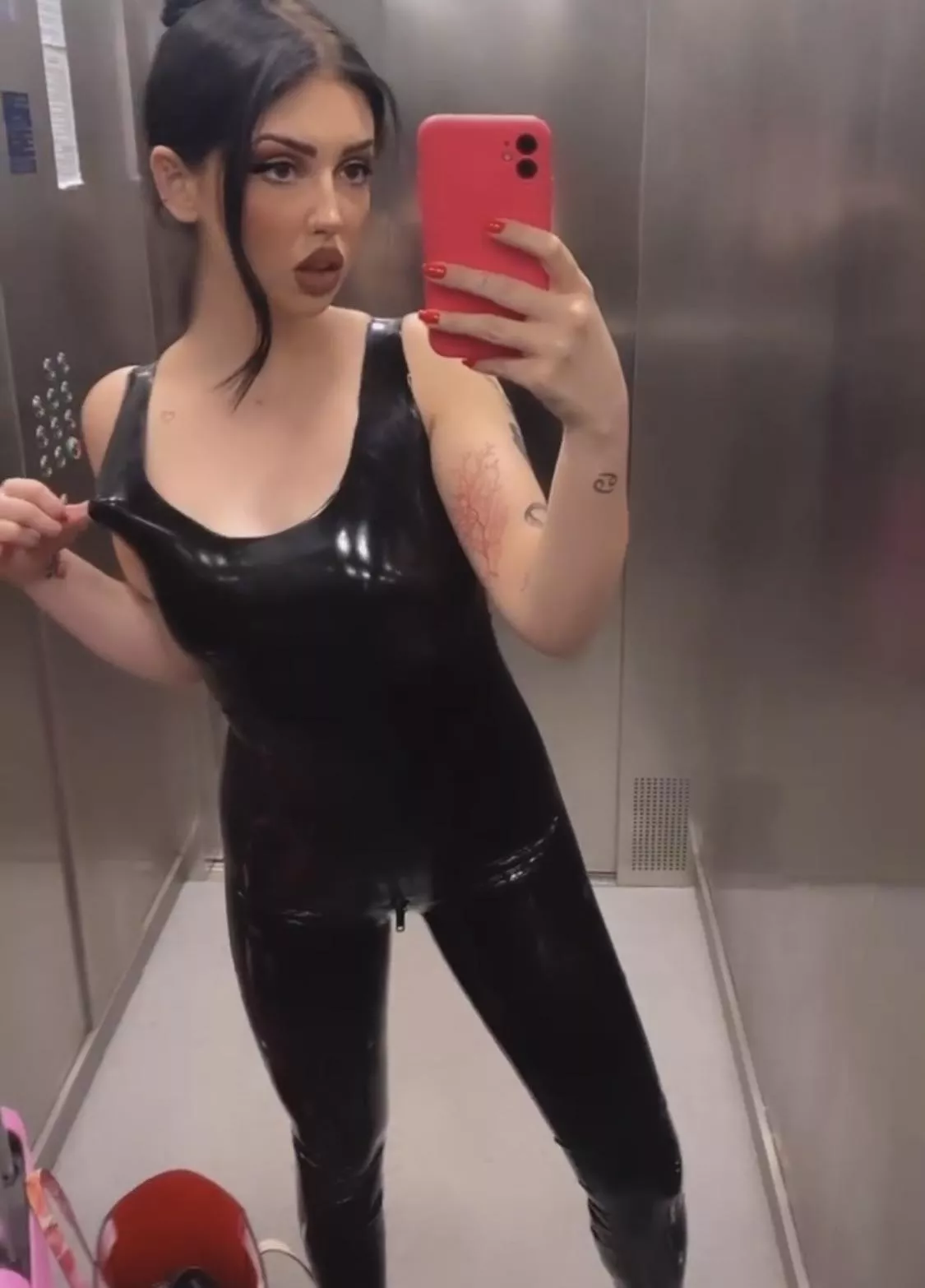 Smacking my ass is the easiest way to get me wet