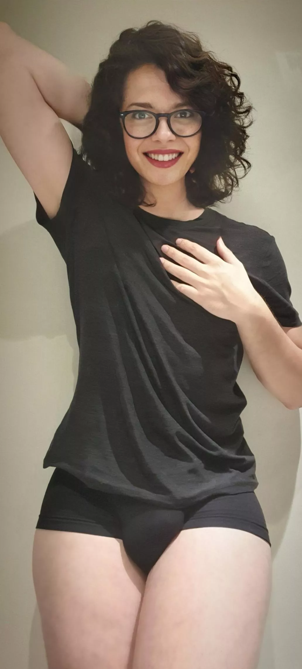 TGIF! Can I be part of your plans this friday night? 😘