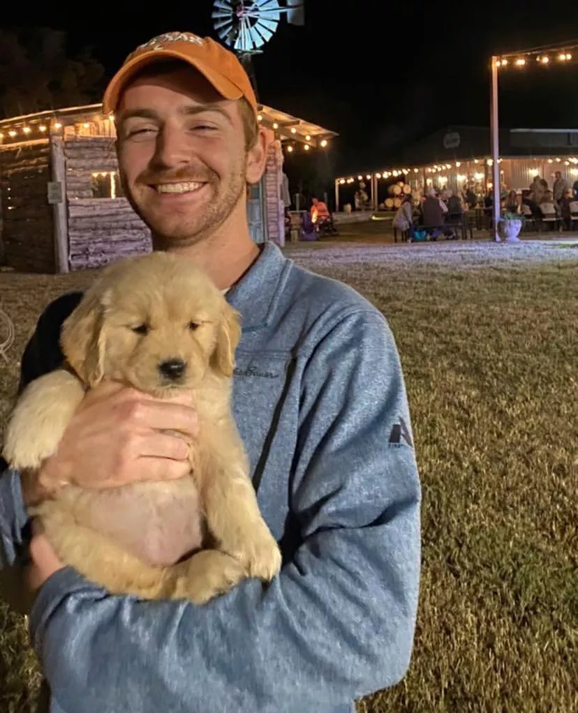 Ugh, look at this little cutie! 😩