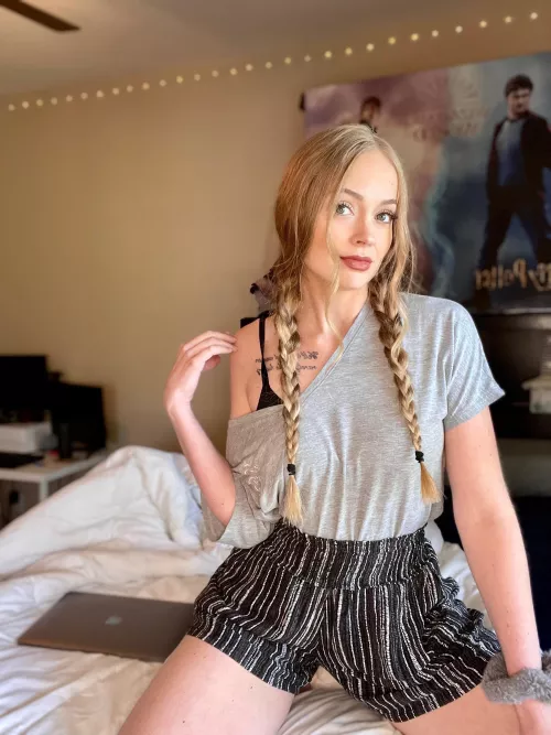 Wanna watch me choke on my husbands cock tonight?