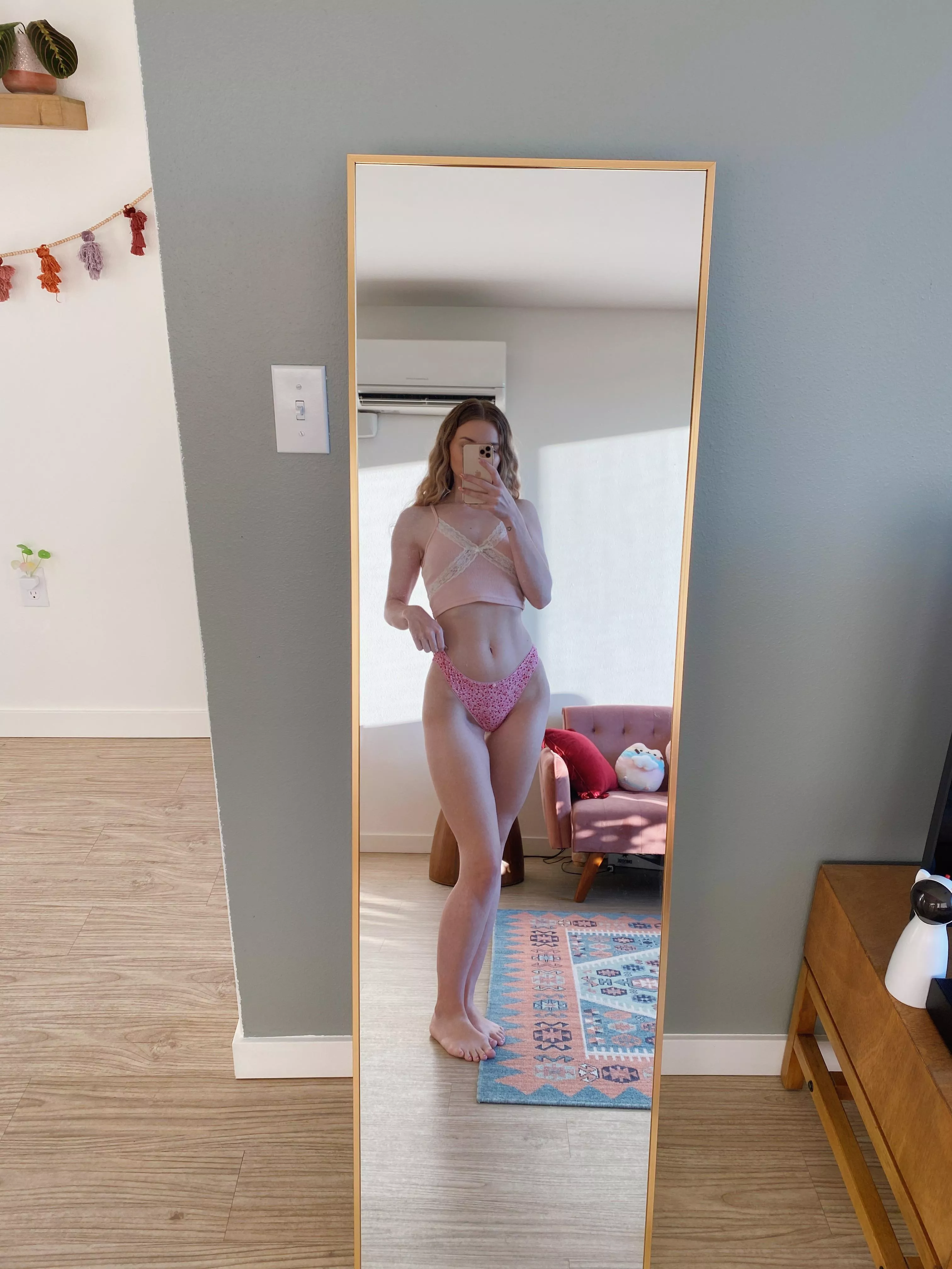 wanted to be the first one to tell you happy friday today [f]