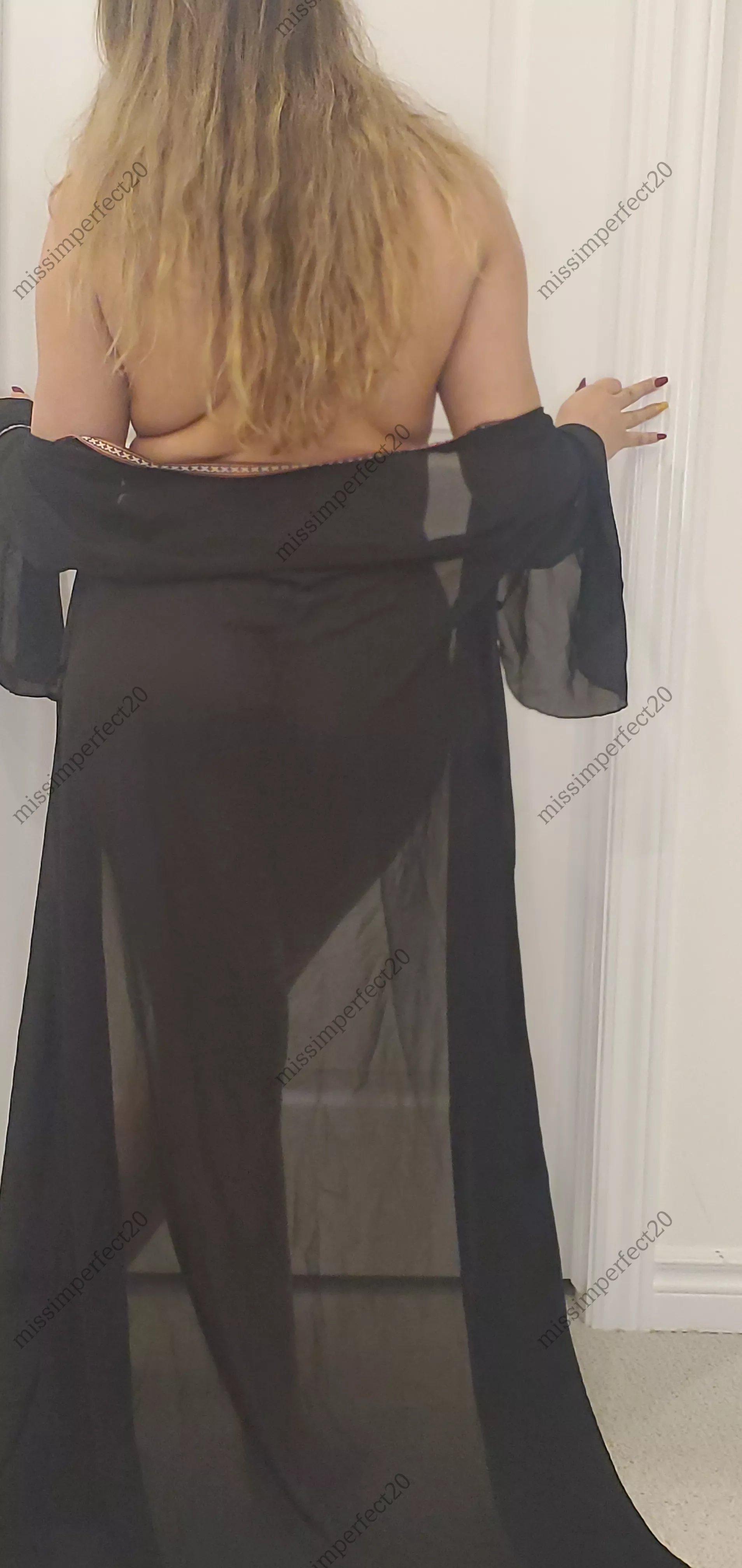 Watch me take it of[f]😘