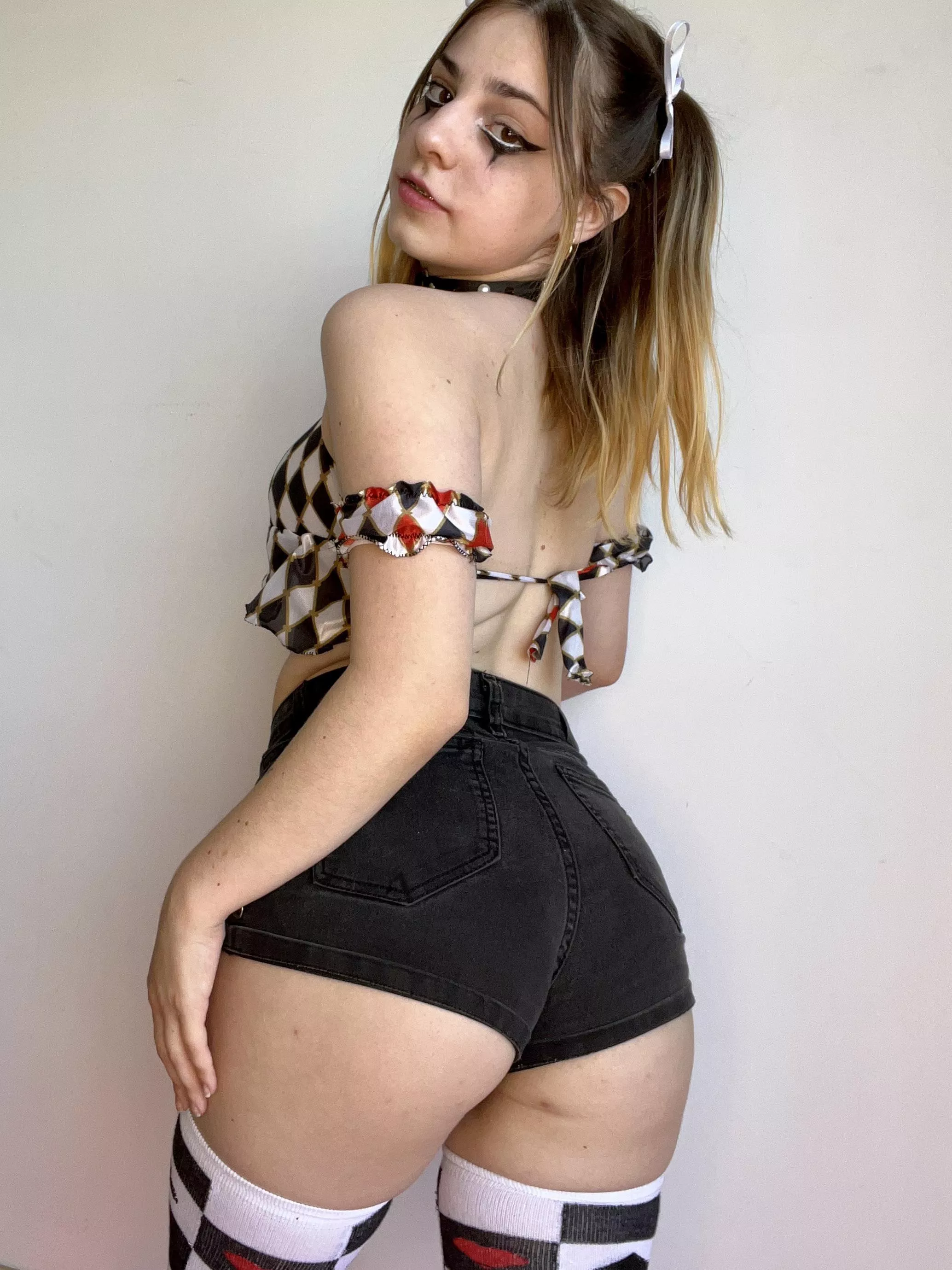 Would i catch ur eyes in the halloween party?