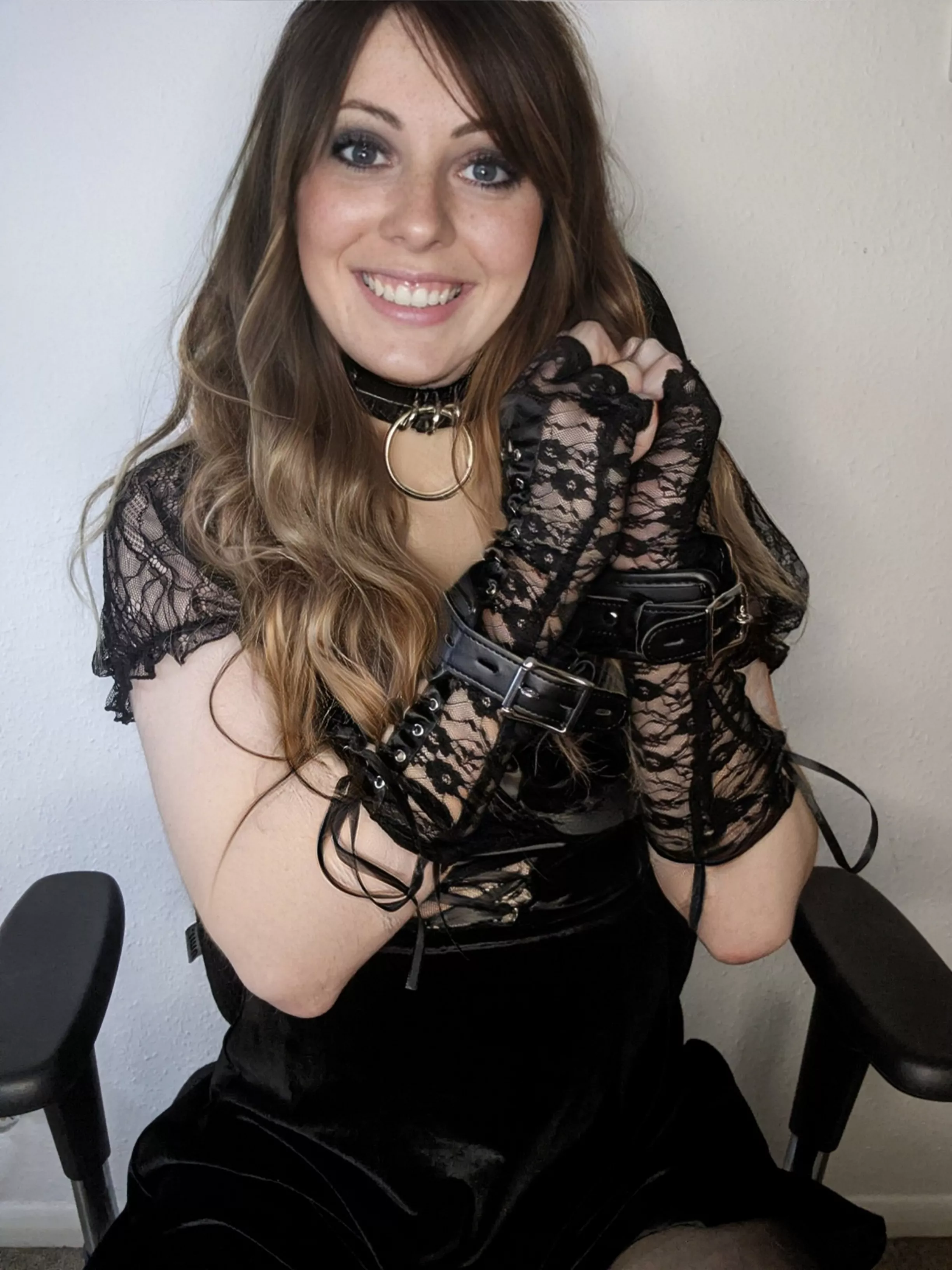 Would you like a cute goth as your treat this Halloween?