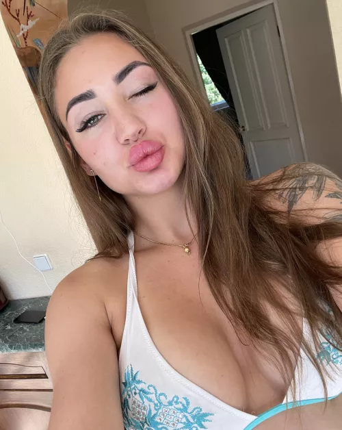 your favourite freckled doll is ready to serve u