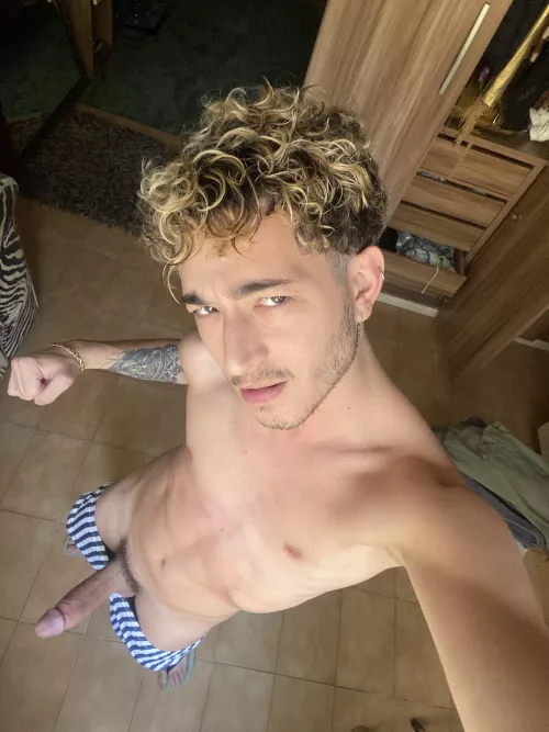 [21] do i look like a good or bad bro?