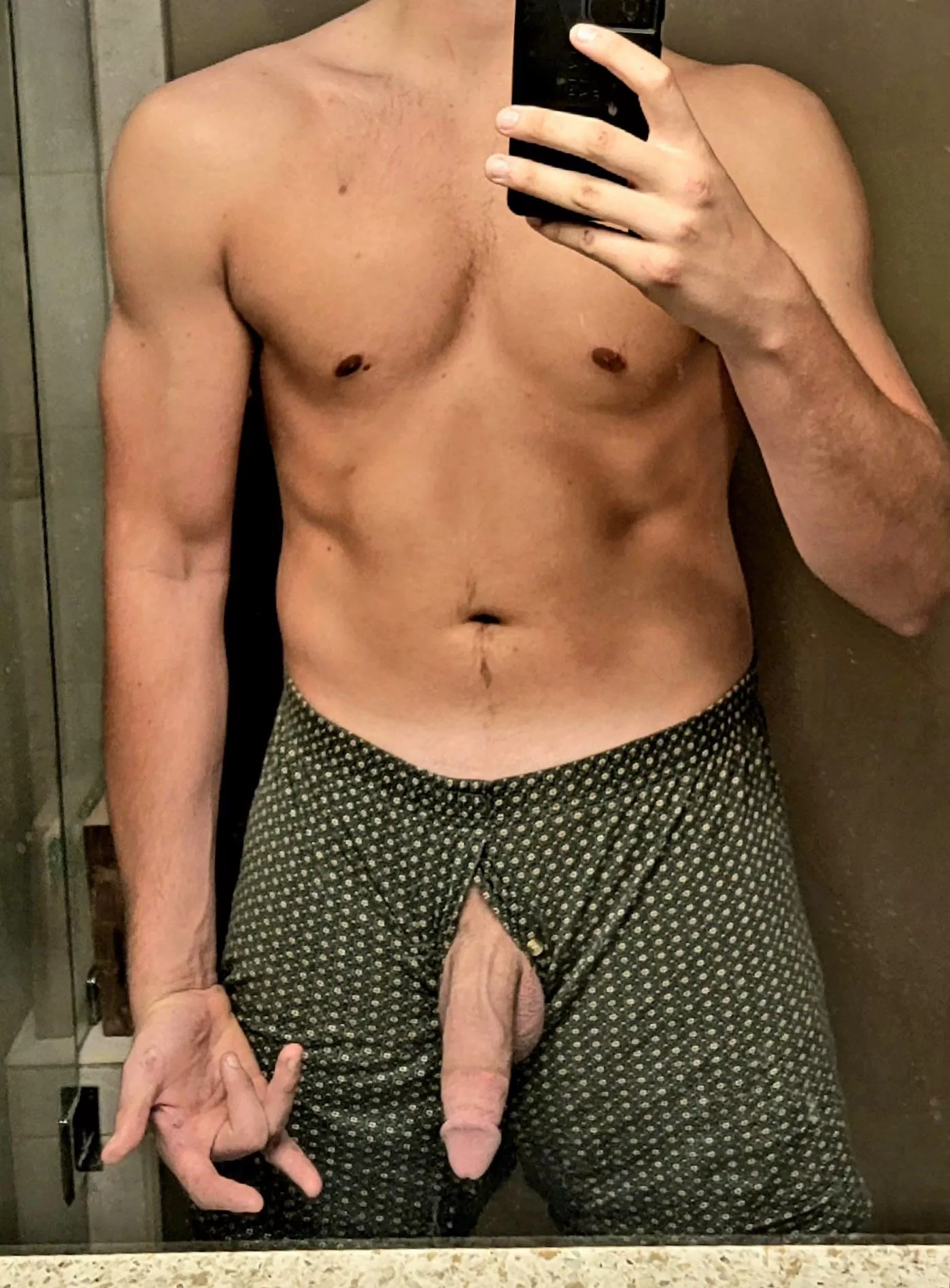 22 (6’6” and 9inches) Anyone here like tall guy cock?
