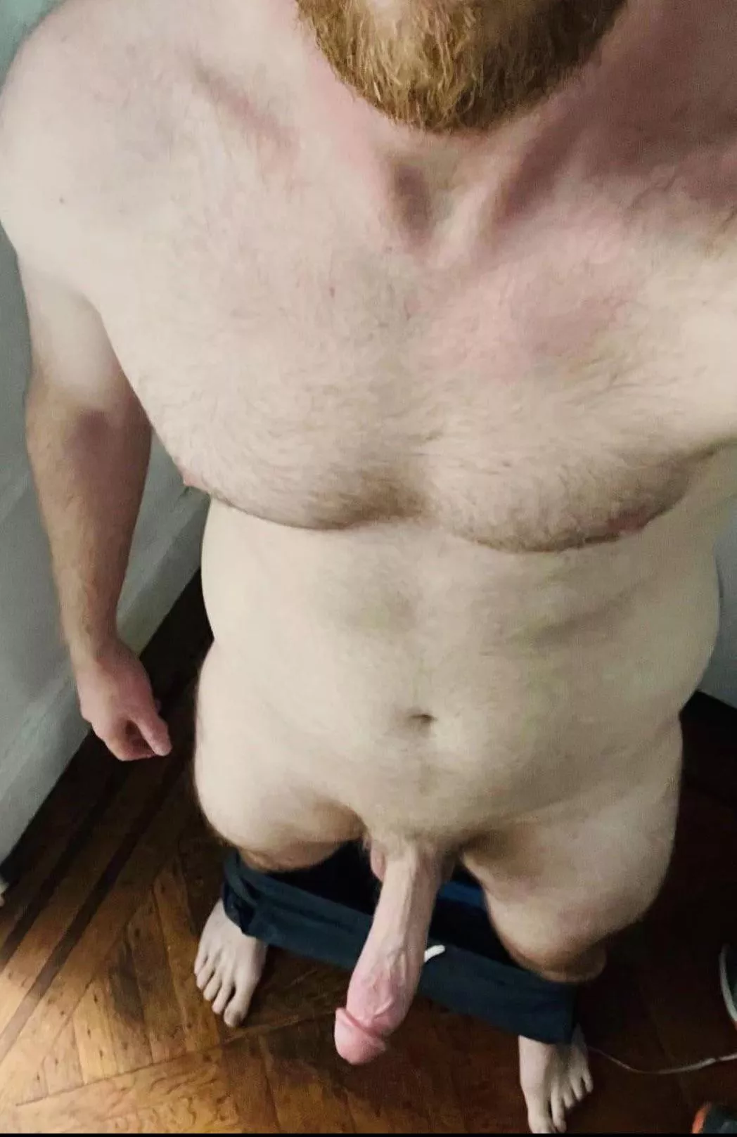 6’4 ginger likes long walks on the beach, coffee dates, and cute switch girls that get off on both being choked and edging a BWC