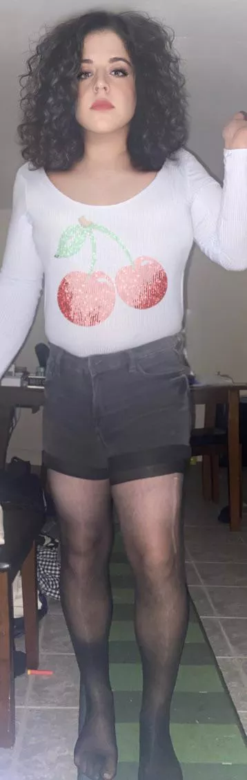 Accepting the fact I am a fruit 💁🏼‍♀️👗👠💅🏻💋