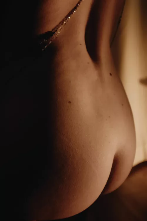 Alexandra Rachok self portrait with body chain