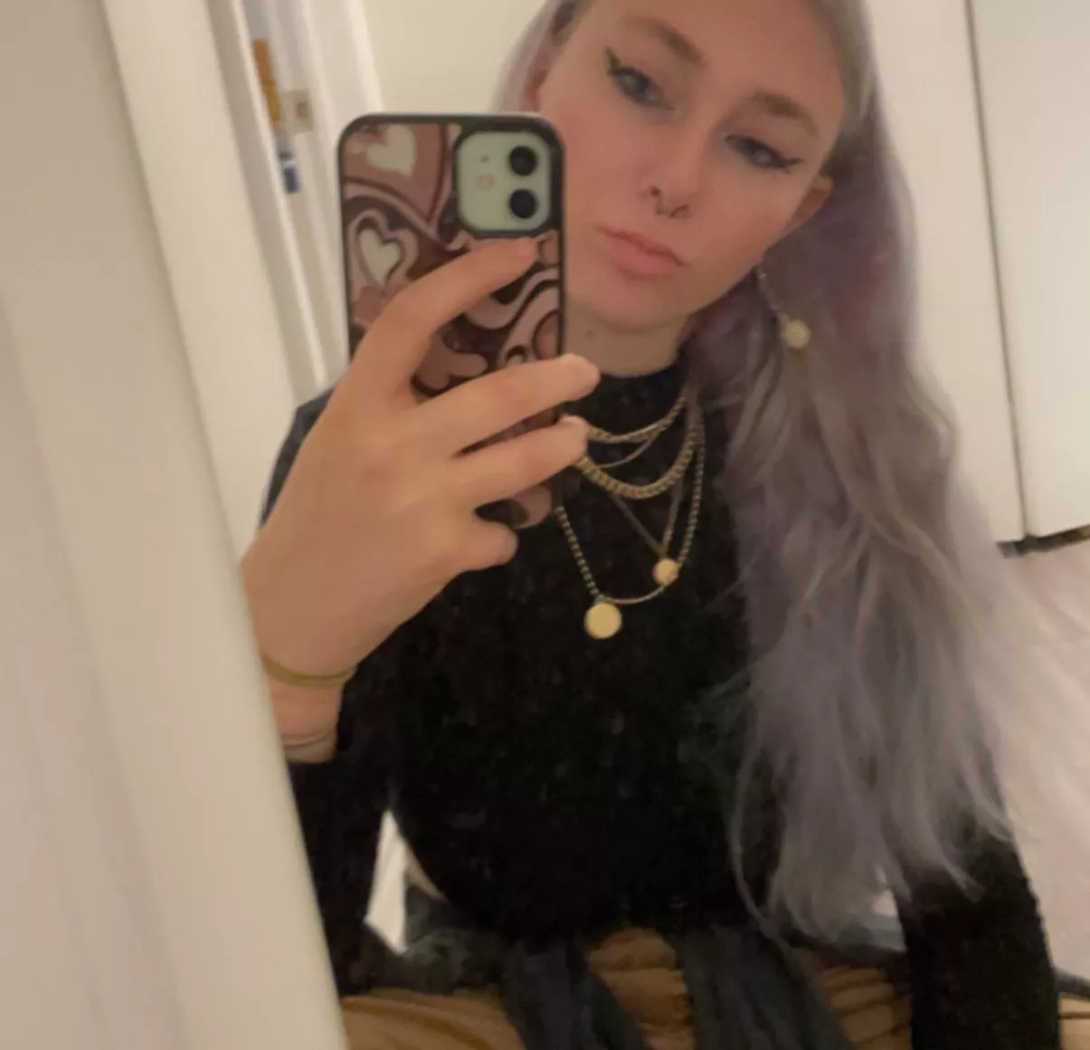 Am I pretty? Wanna see more? Message me xx