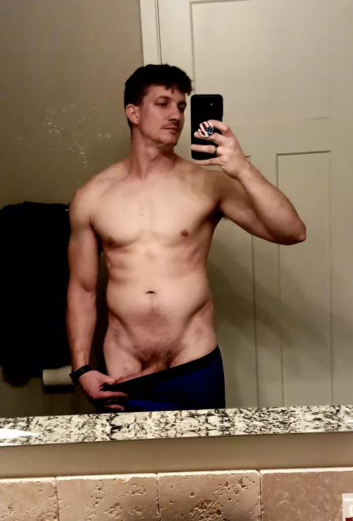 Be a good girl and bend over the counter for me 😏