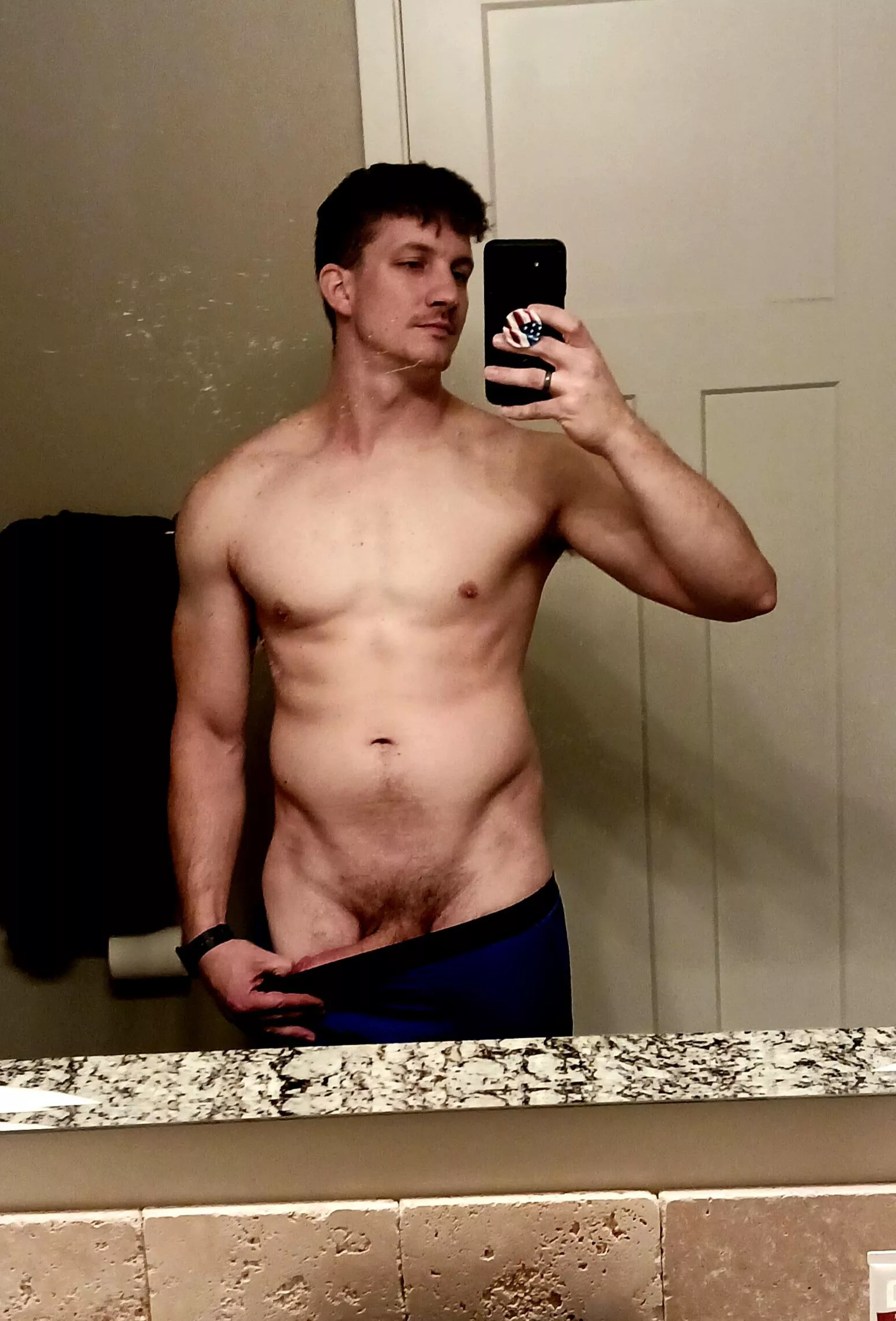 Be a good girl and bend over the counter for me 😏