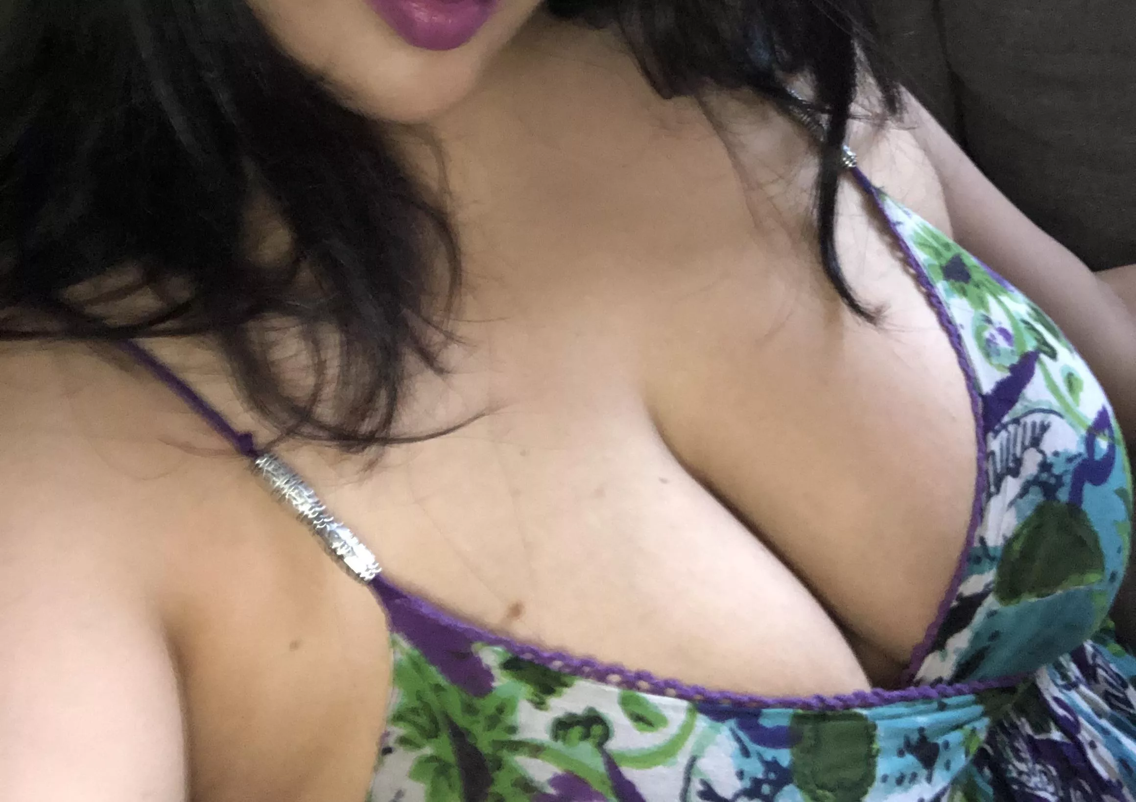 Big tit Latina.