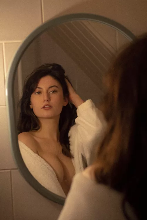 Come take off my robe darling…