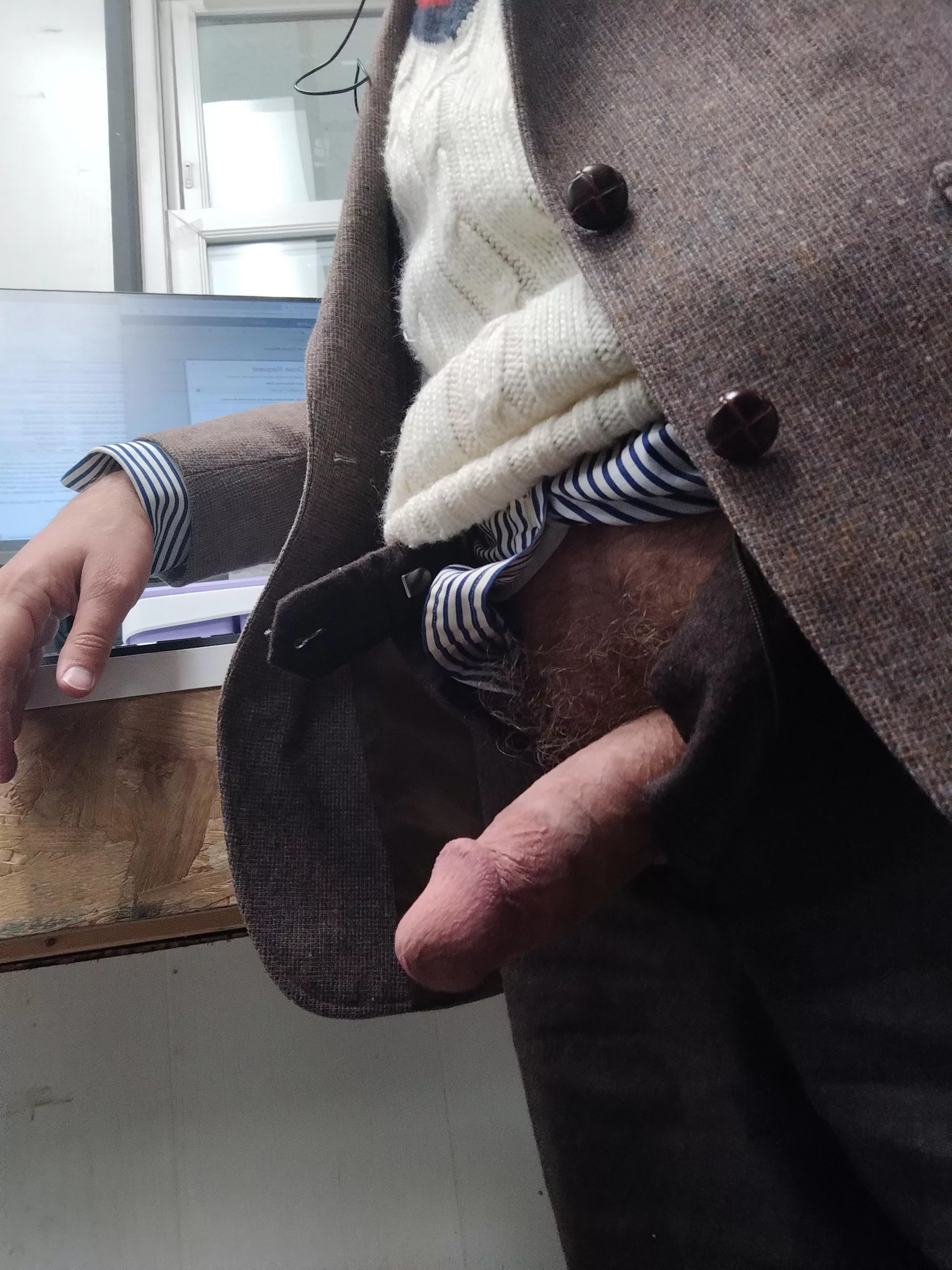 Could use a hand in the office (46)