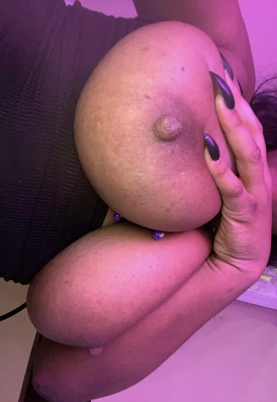 don’t you wish ur cock was between these ..