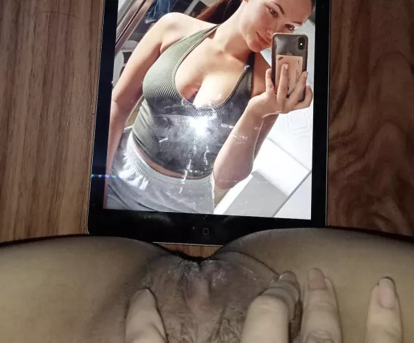 F 20 (any cucks here that would send me their family, gf, ex and friends to trib?)