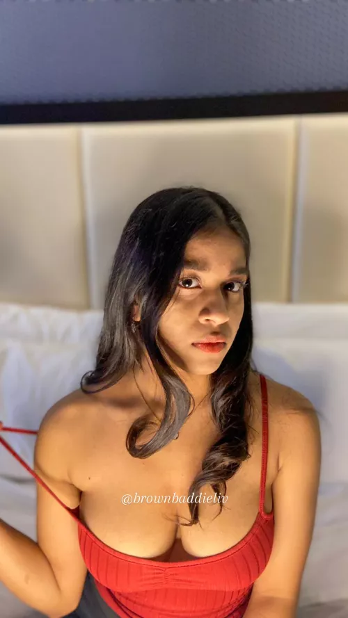 (F) makes me happy when u cum to my tits