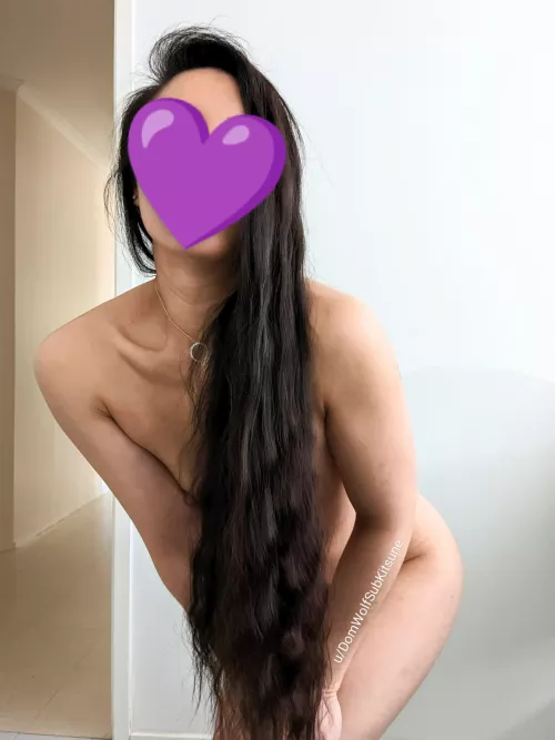 [F] Who needs clothes when you have hair? 🤭